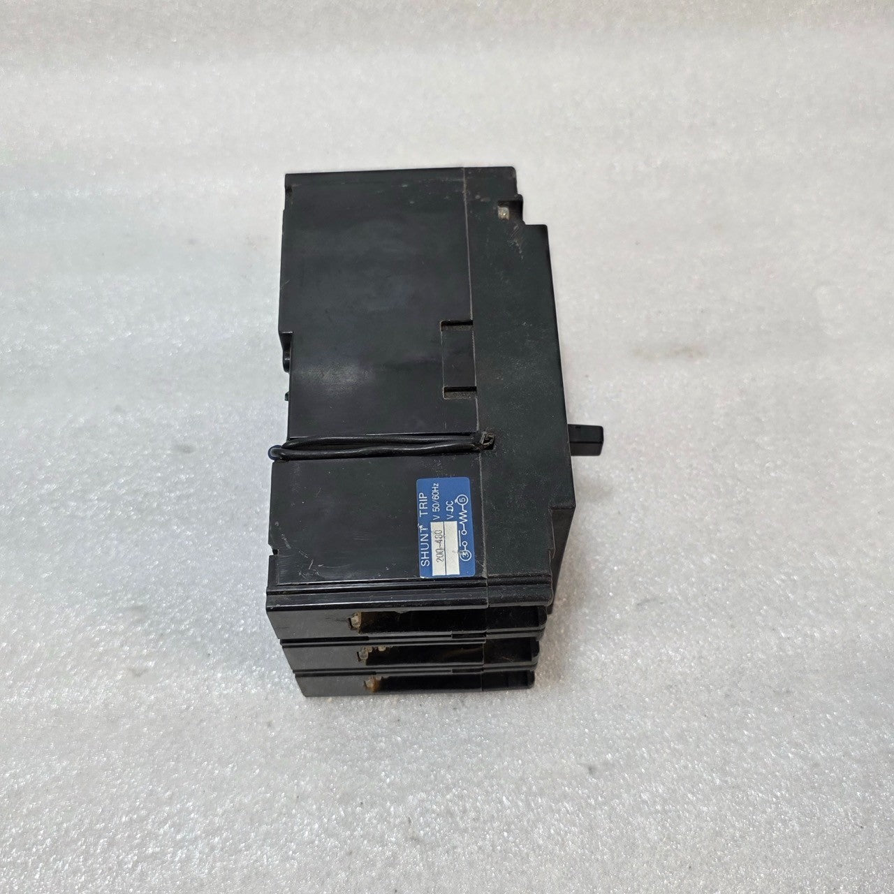 TERASAKI XH100NS 3-POLE CIRCUIT BREAKER 100A