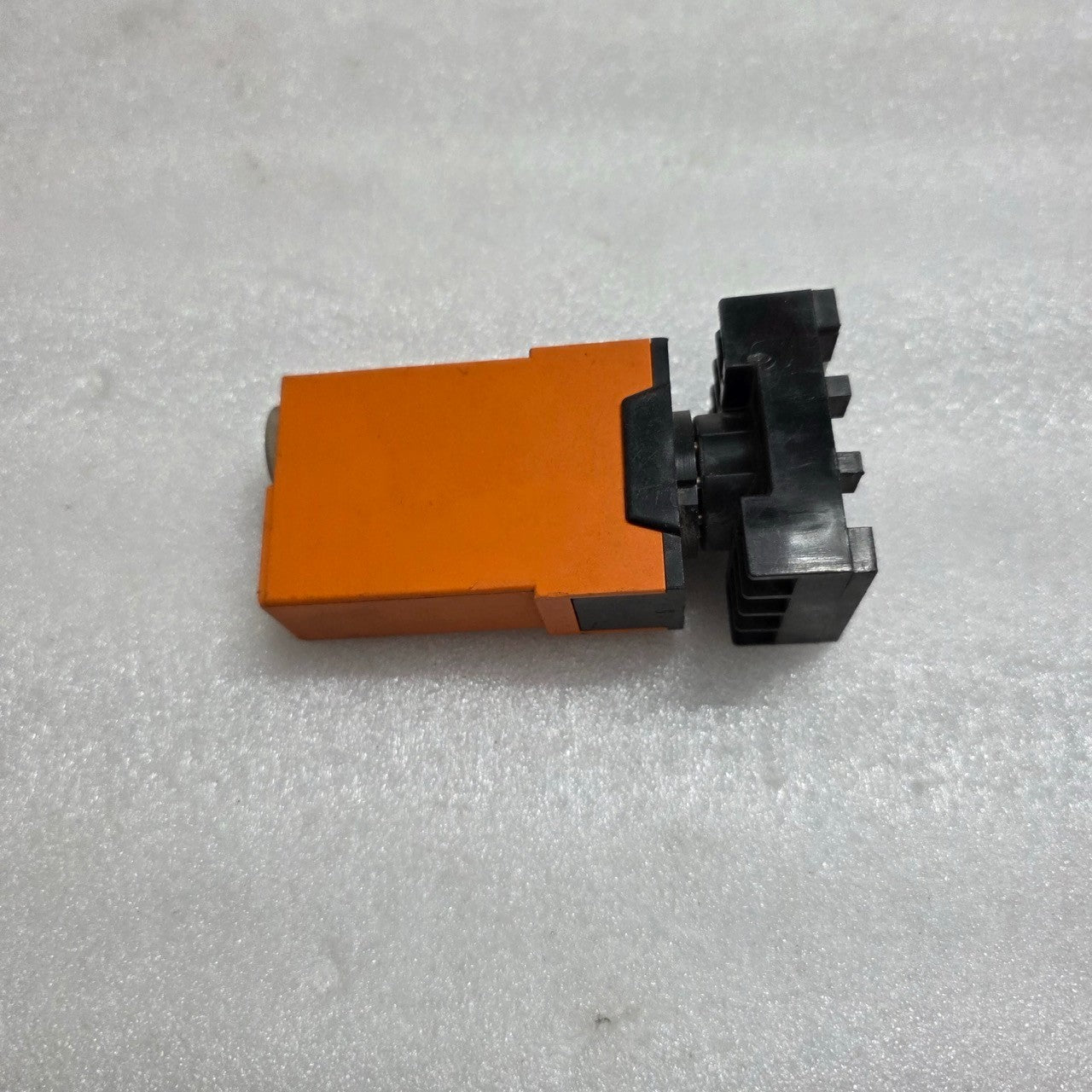 CROUZET OAR2U DELAY ON MAKE TIME RELAY 110VAC OAR2U-110A