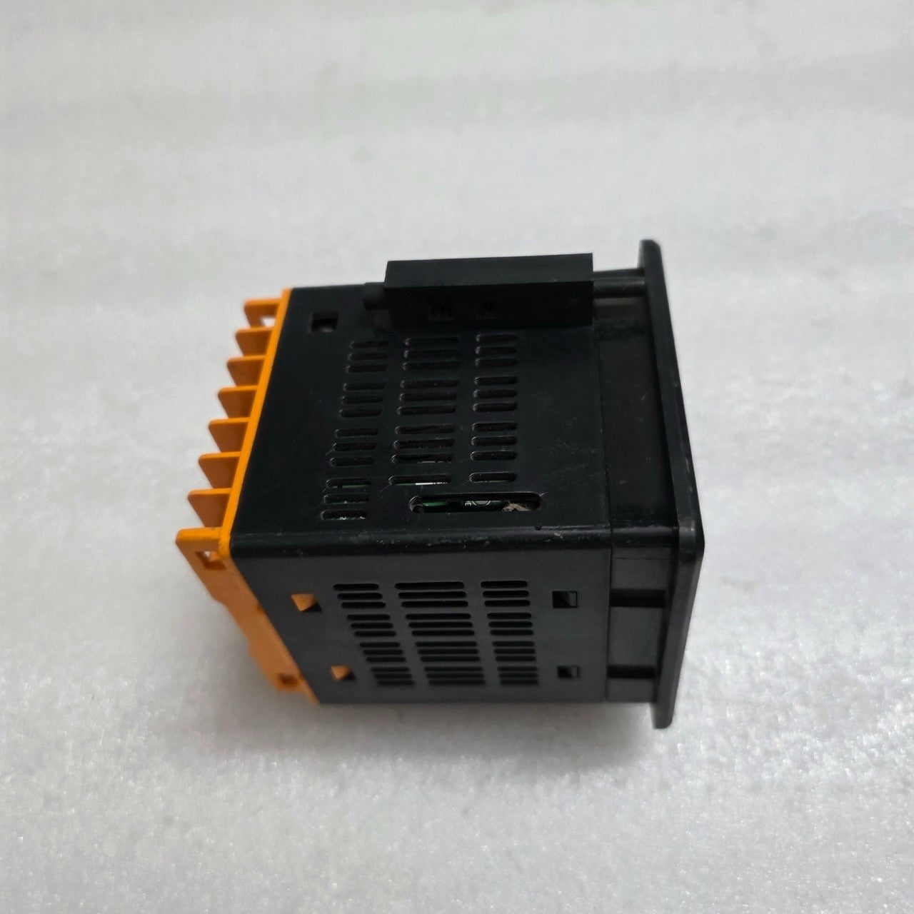 SELEC TC203AX DIGITAL PID/ON-OFF TEMPERATURE CONTROLLER