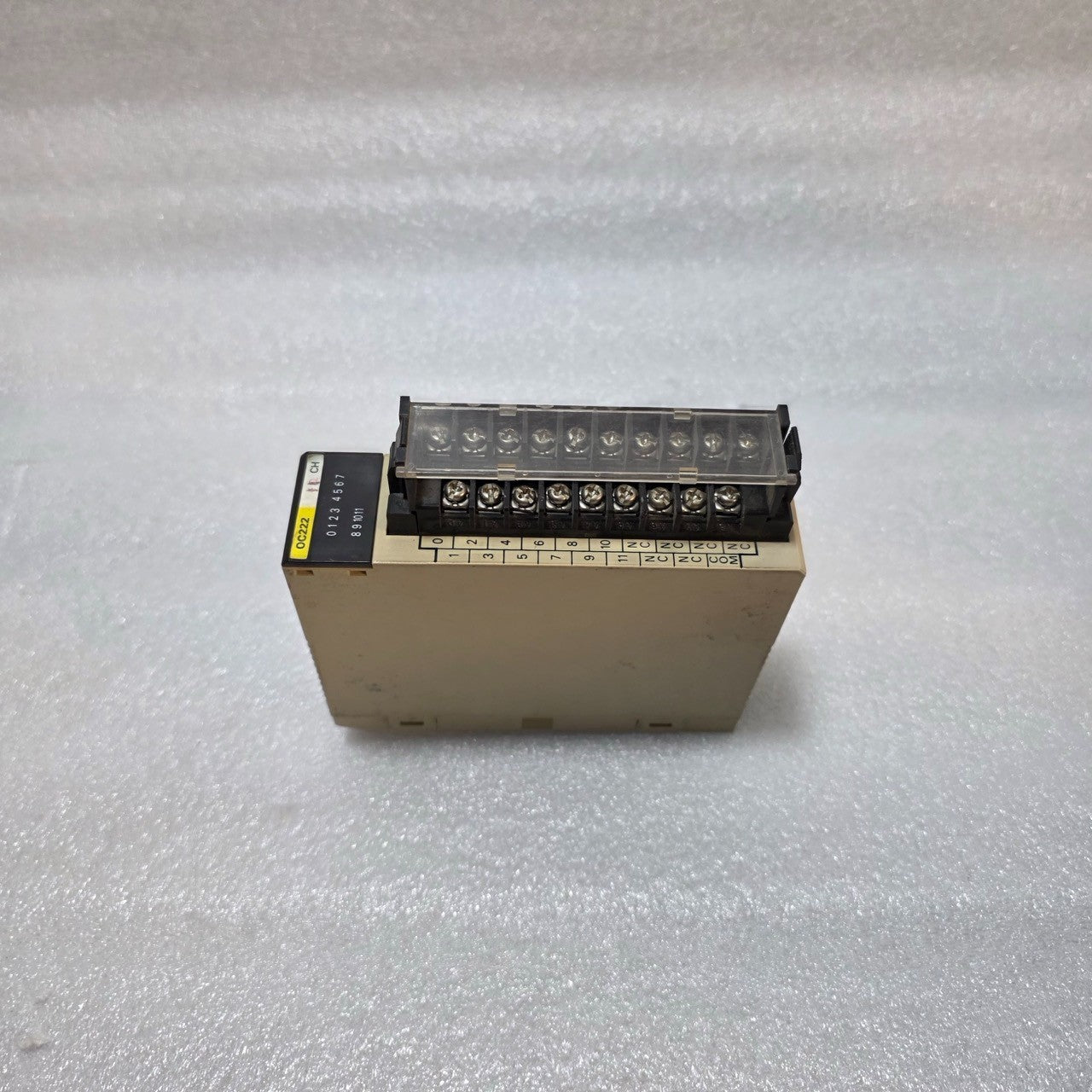 3 UNIT OMRON C200H-OC222 OUTPUT MODULE PROGRAMMABLE LOGIC CONTROLLER  LOT OF 3