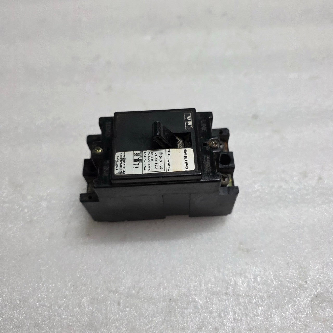GOLDSTAR ABS 32C 2-POLE CIRCUIT BREAKER 10A 5-3-923