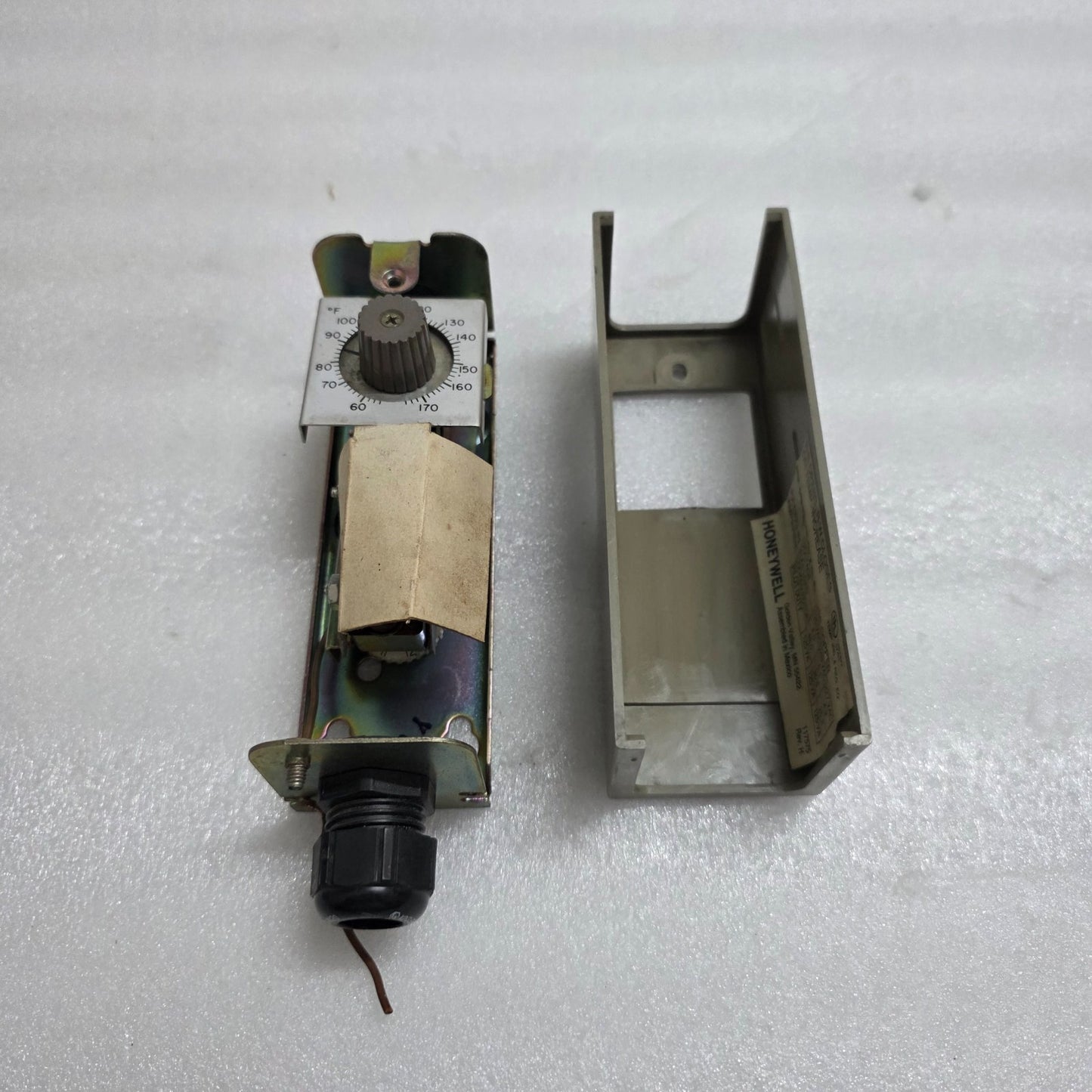 HONEYWELL T675A REMOTE BULB THERMOSTAT