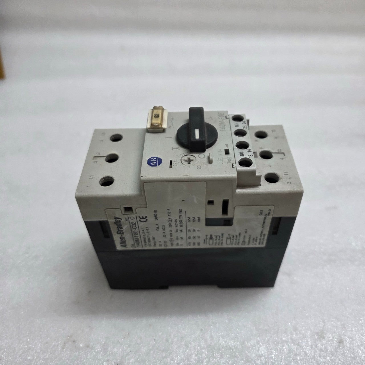 ALLEN-BRADLEY CAT 140M-F8E-C32 SER C MOTOR PROTECTION CIRCUIT BREAKER 23-32A