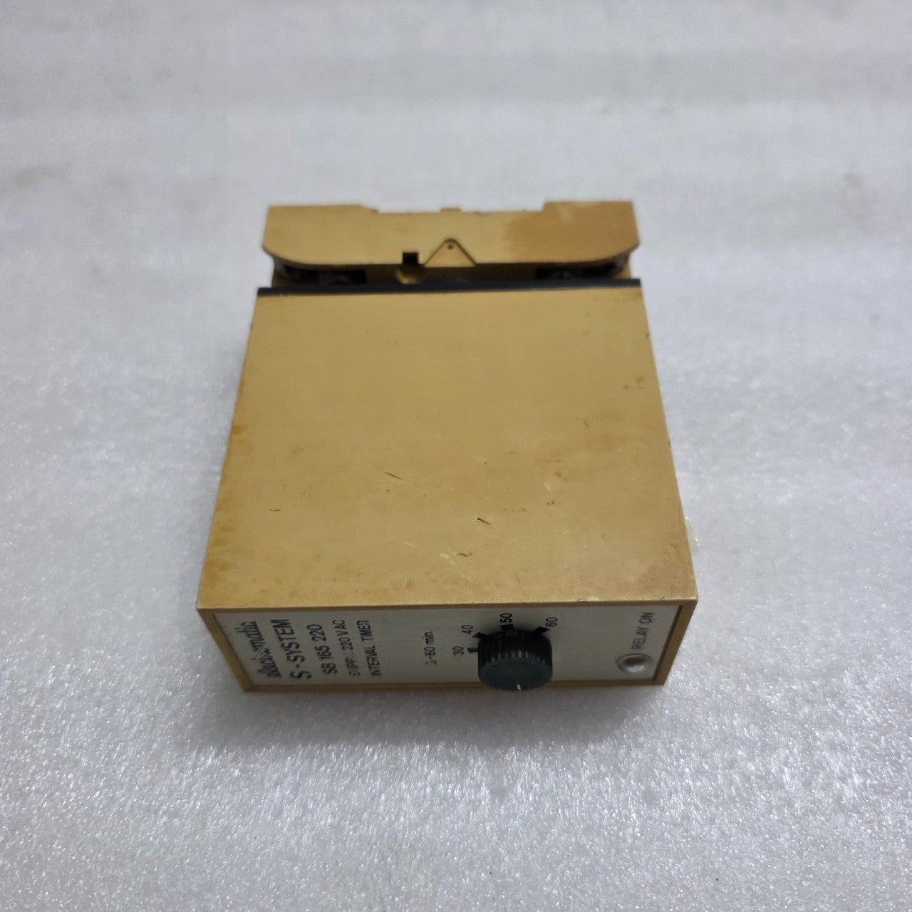 ELECTROMATIC S-SYSTEM SB 165 220 INTERVAL TIMER RELAY, 220 VAC, 3-60 MIN