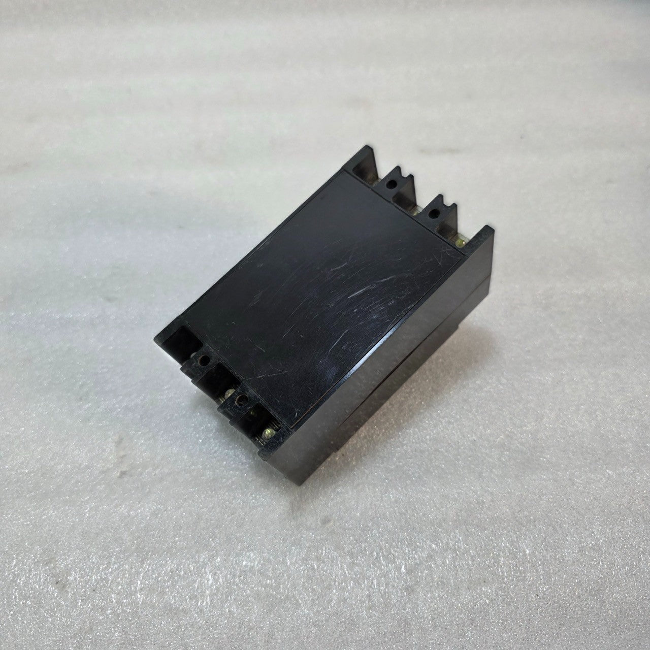 DONG DB 33SB 3-POLE CIRCUIT BREAKER 15A