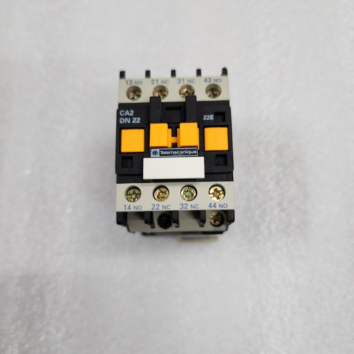 TELEMECANIQUE CA2DN22M7 CONTROL RELAY 023054 COIL VOLTAGE 220-230V - ARE Marine