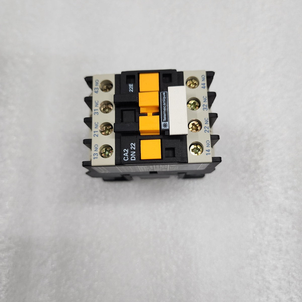 TELEMECANIQUE CA2DN22M7 CONTROL RELAY 023054 COIL VOLTAGE 220-230V - ARE Marine