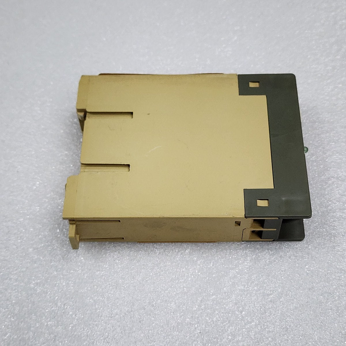 SAIA 911 MULTIFUNCTION TIME RELAY KOP-101D 24VAC/DC - ARE Marine