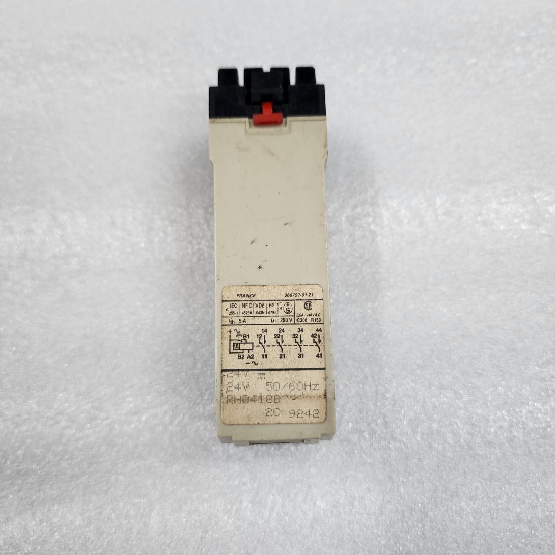 SCHNEIDER ELECTRIC RHB418B ON DELAY TIMING RELAY - ARE Marine