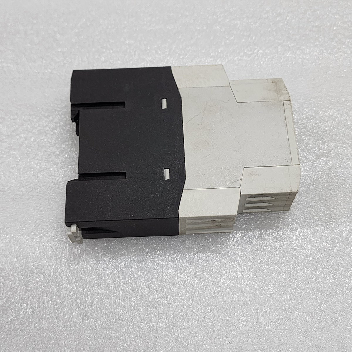 MOELLER ETR4-11-A ELECTRONIC TIMING RELAY 24-240V AC/DC - ARE Marine