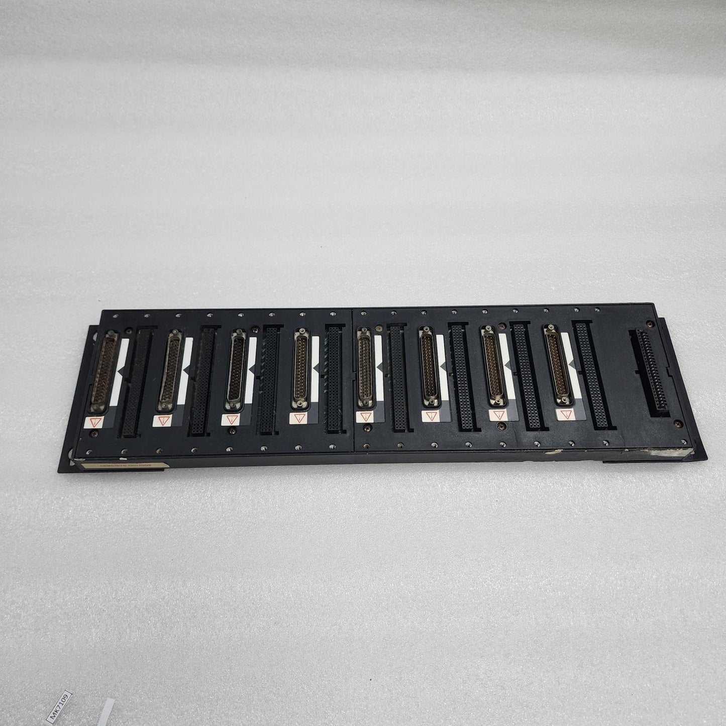 NATIONAL INSRUMENTS CFP-BP-8 8-SLOT BACKPLANE 188530H-01