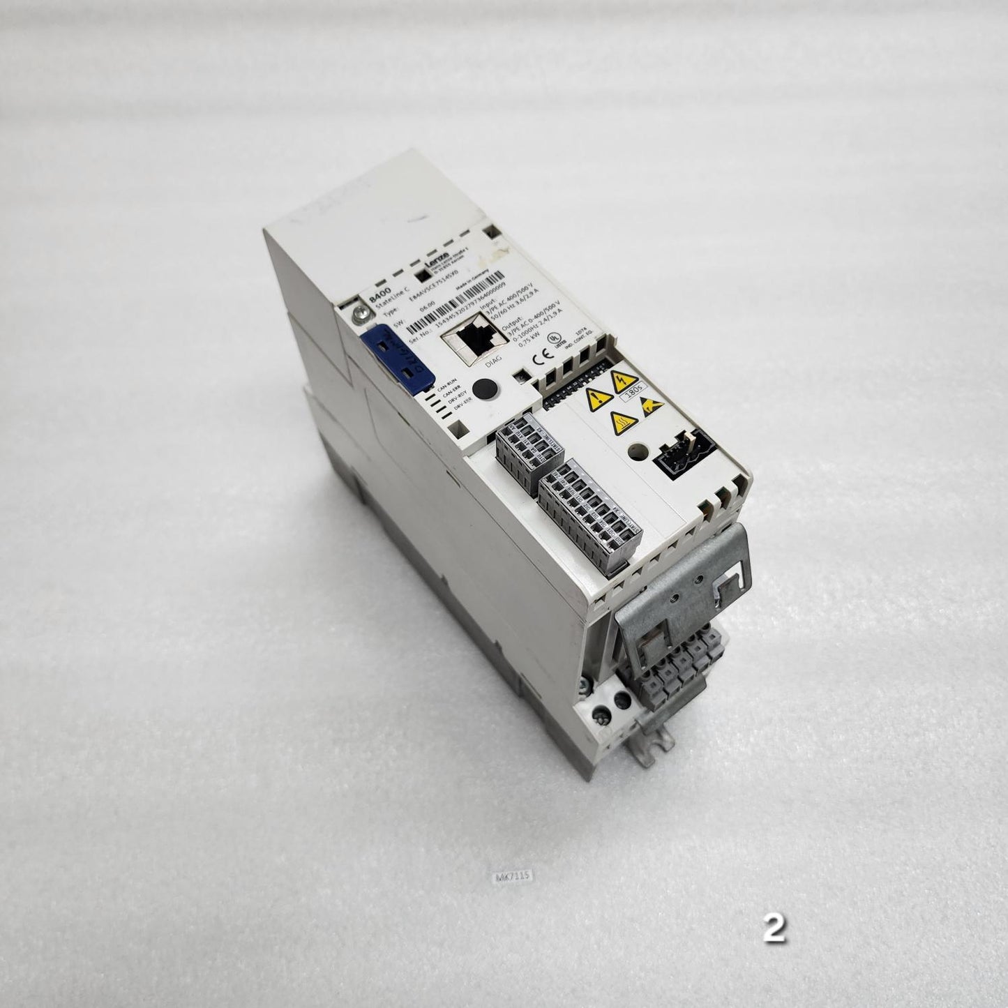 LENZE E84AVSCE7514SXO 0.75 KW 2.4A 8400 FREQUENCY INVERTER