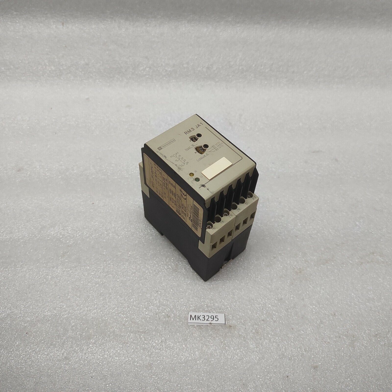 TELEMECANIQUE RM3 JA102MU7 RELAY 05281 220-240V 