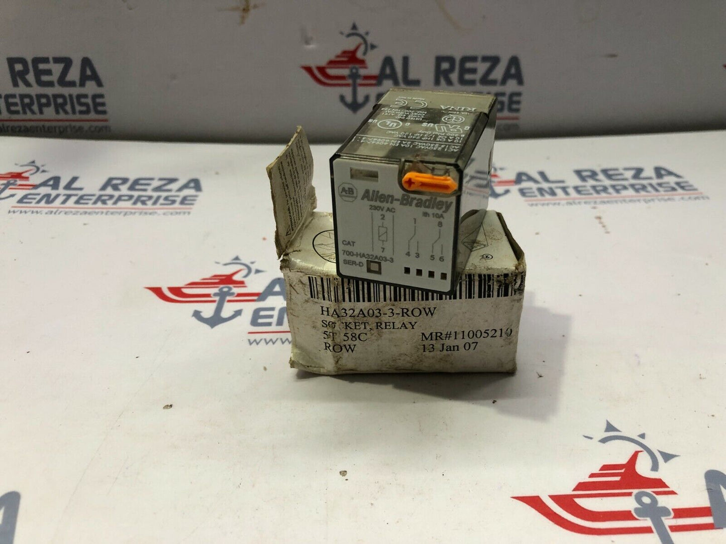 ALLEN BRADLEY CAT 700-HA32A03-3 SERIES D RELAY