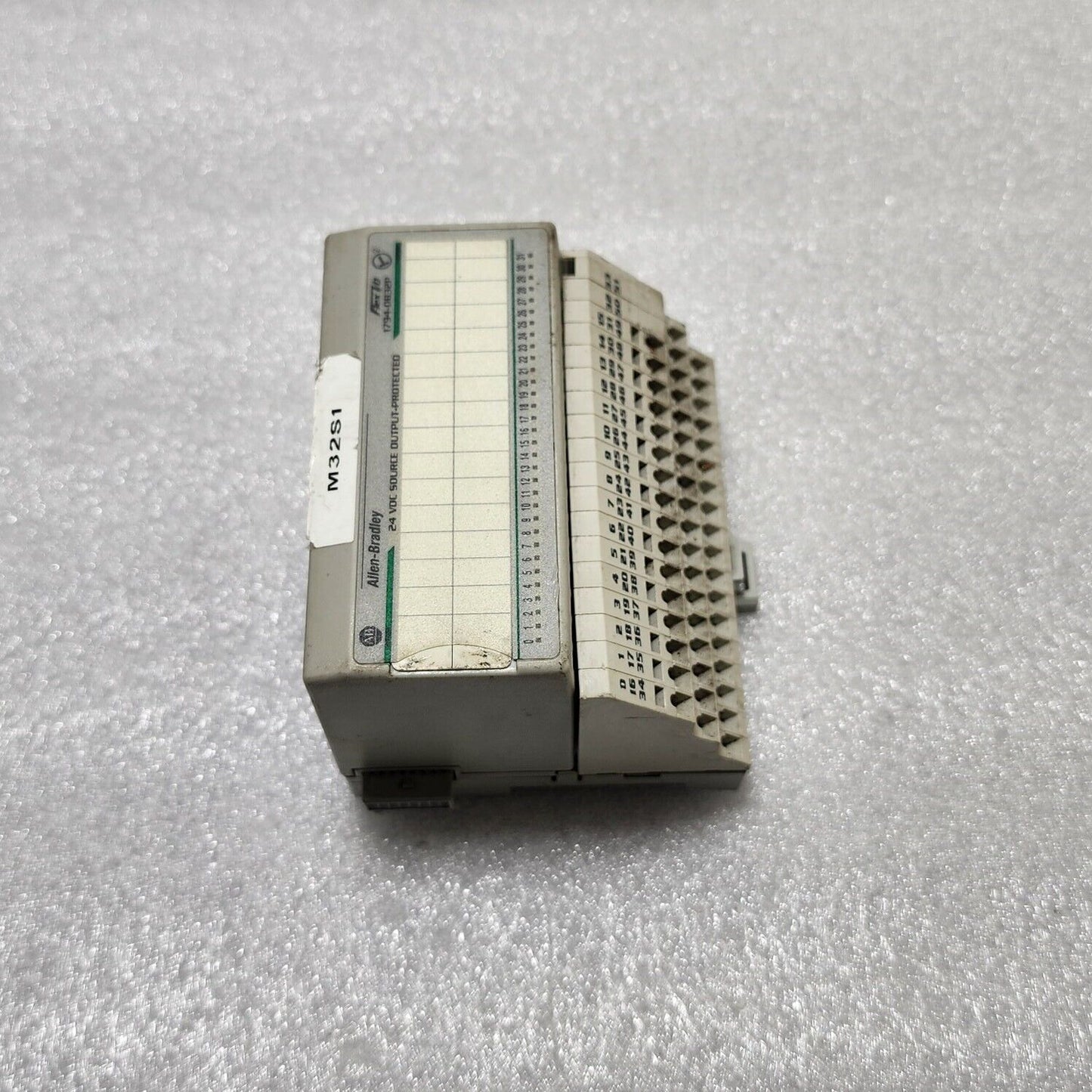 ALLEN BRADLEY CAT 1794-OB32P SER A 97284771 1794-TB32S