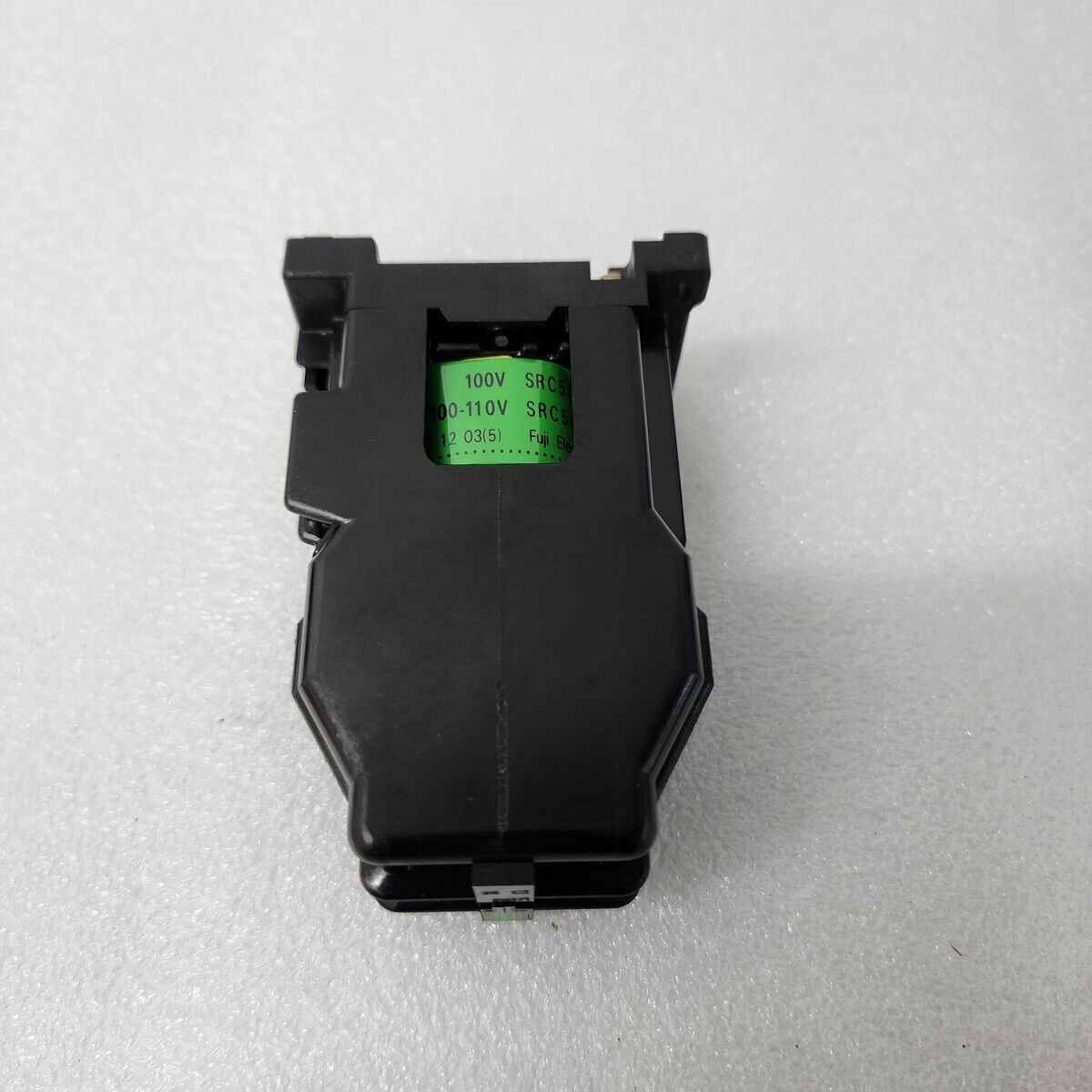 FUJI ELECTRIC SRC50-2U/X (4A2B) MAGNETIC COTNACTOR COIL VOLTAGE 110V