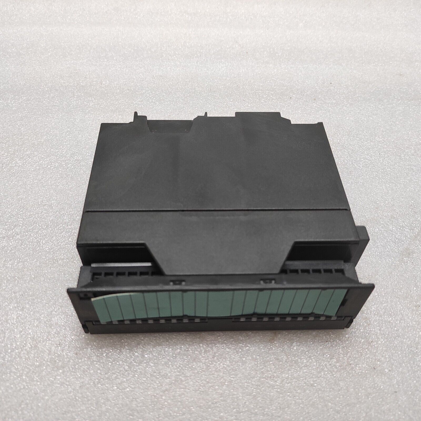 SIEMENS 6ES7 322-1BH01-0AA0 DIGITAL OUTPUT MODULE 