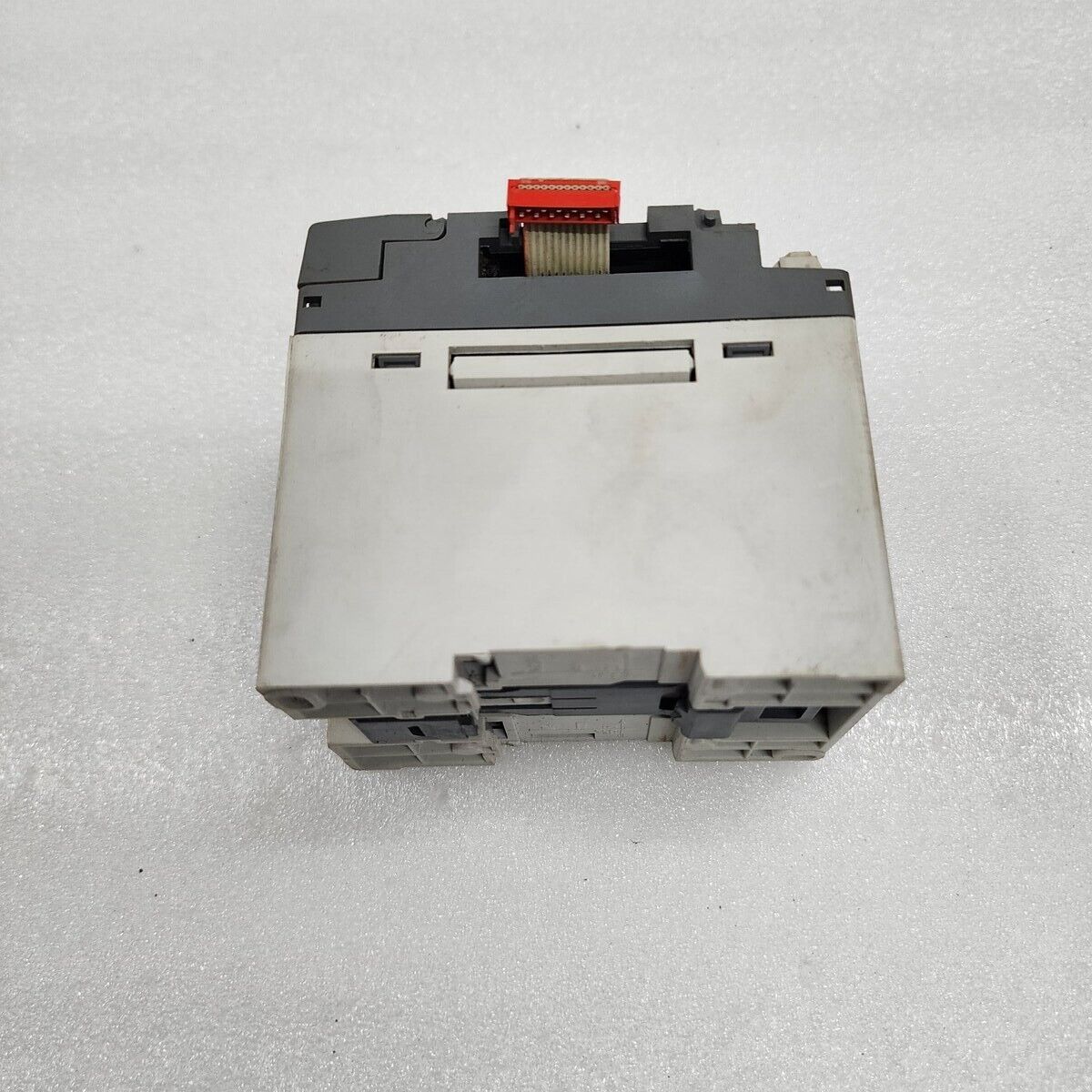 ABB XO08R1 EXTENSION OUTPUT MODULE XO08R1-B4.0 1SBP260101R1001