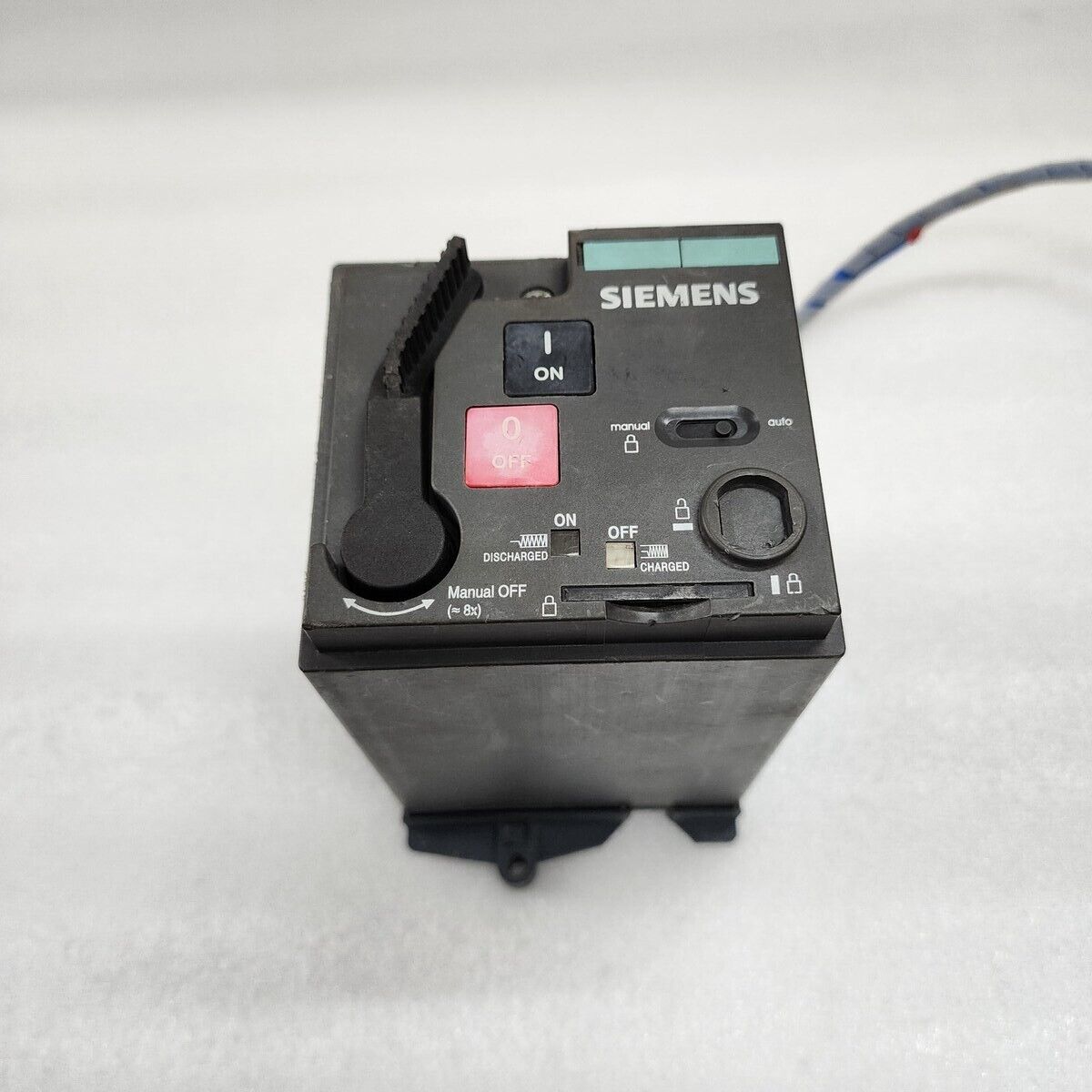 SIEMENS 3VL9300-3MQ00 MOTOR OPERATOR 220-250V AC/DC