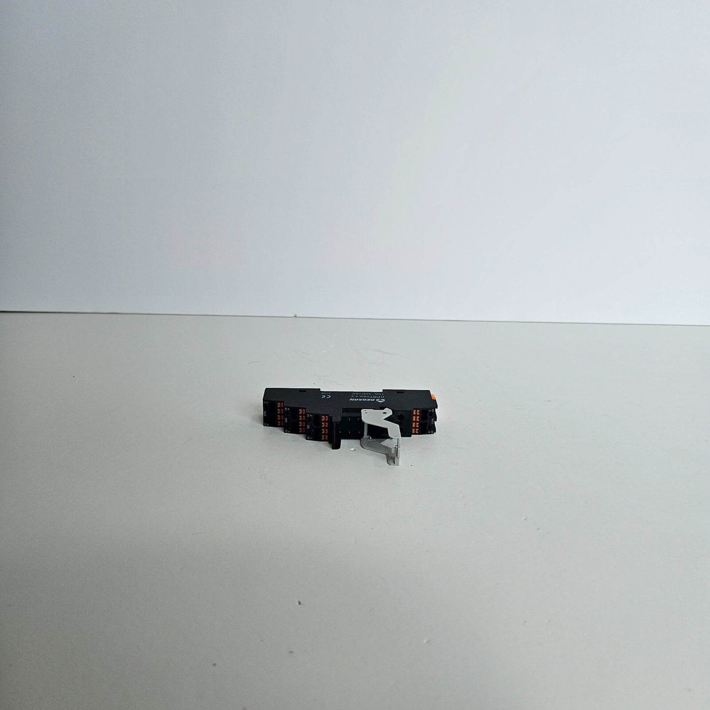 DEGSON DPRT08A-F3 RELAY SOCKET