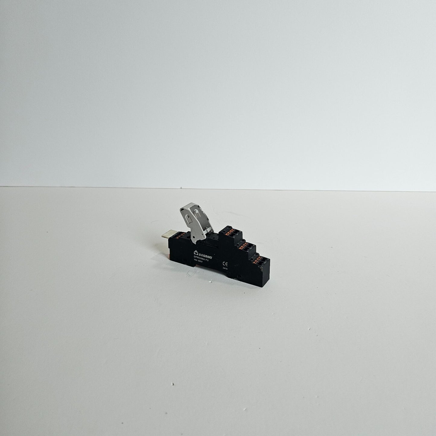 DEGSON DPRC08A-F3 RELAY SOCKET
