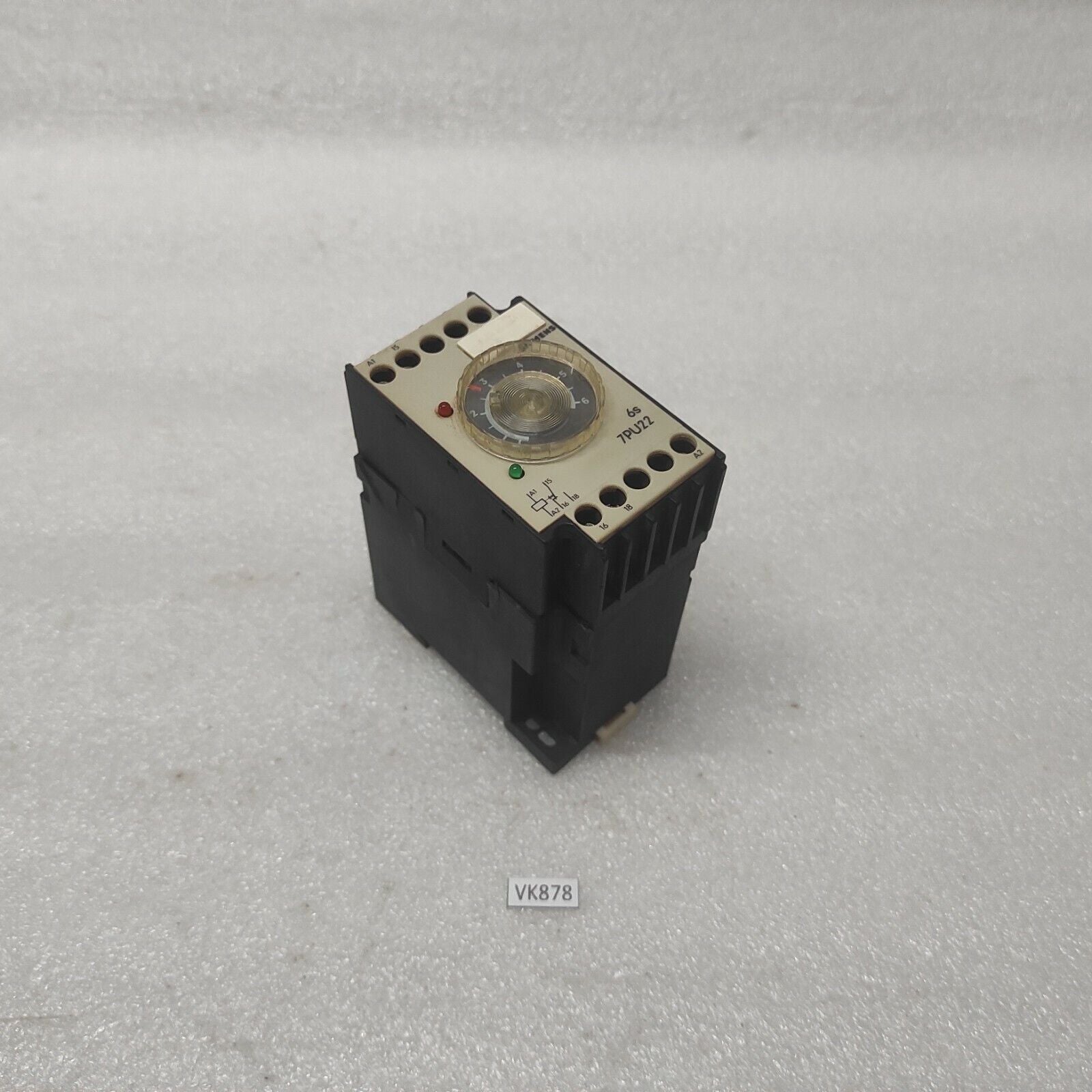 SIEMENS 7PU2240-1AN20 SAFETY RELAY 220-240V 0-6SEC