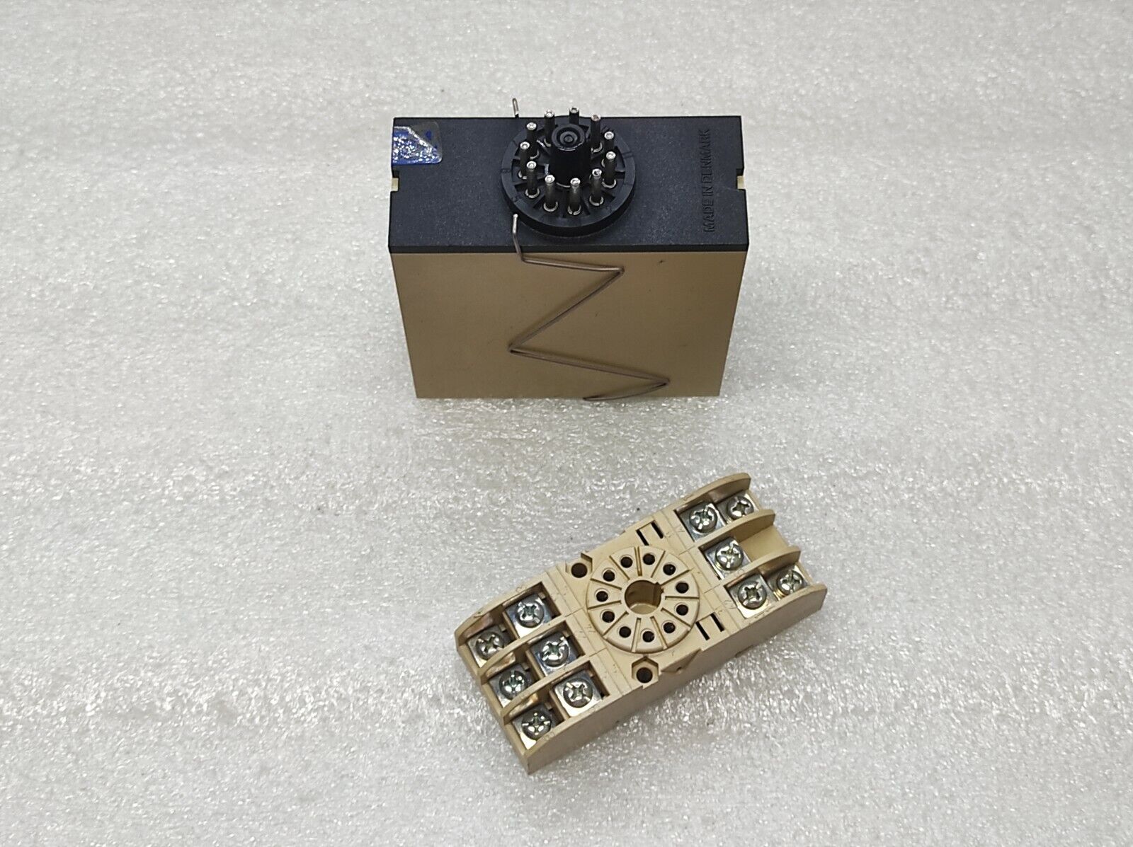 CARLO GAVAZZI SC 210 230 ONE SHOT TIMER 230V 0.5SEC