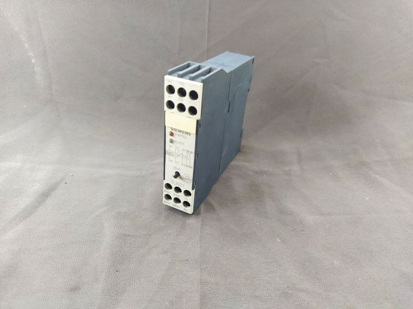 Siemens 3UN2131-0AN7 PTC Thermistor Tripping Unit 220-240V