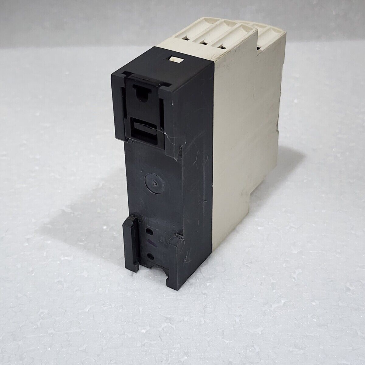 RM4LA32MW LIQUID LEVEL CONTROL RELAY 24-240VAC/DC
