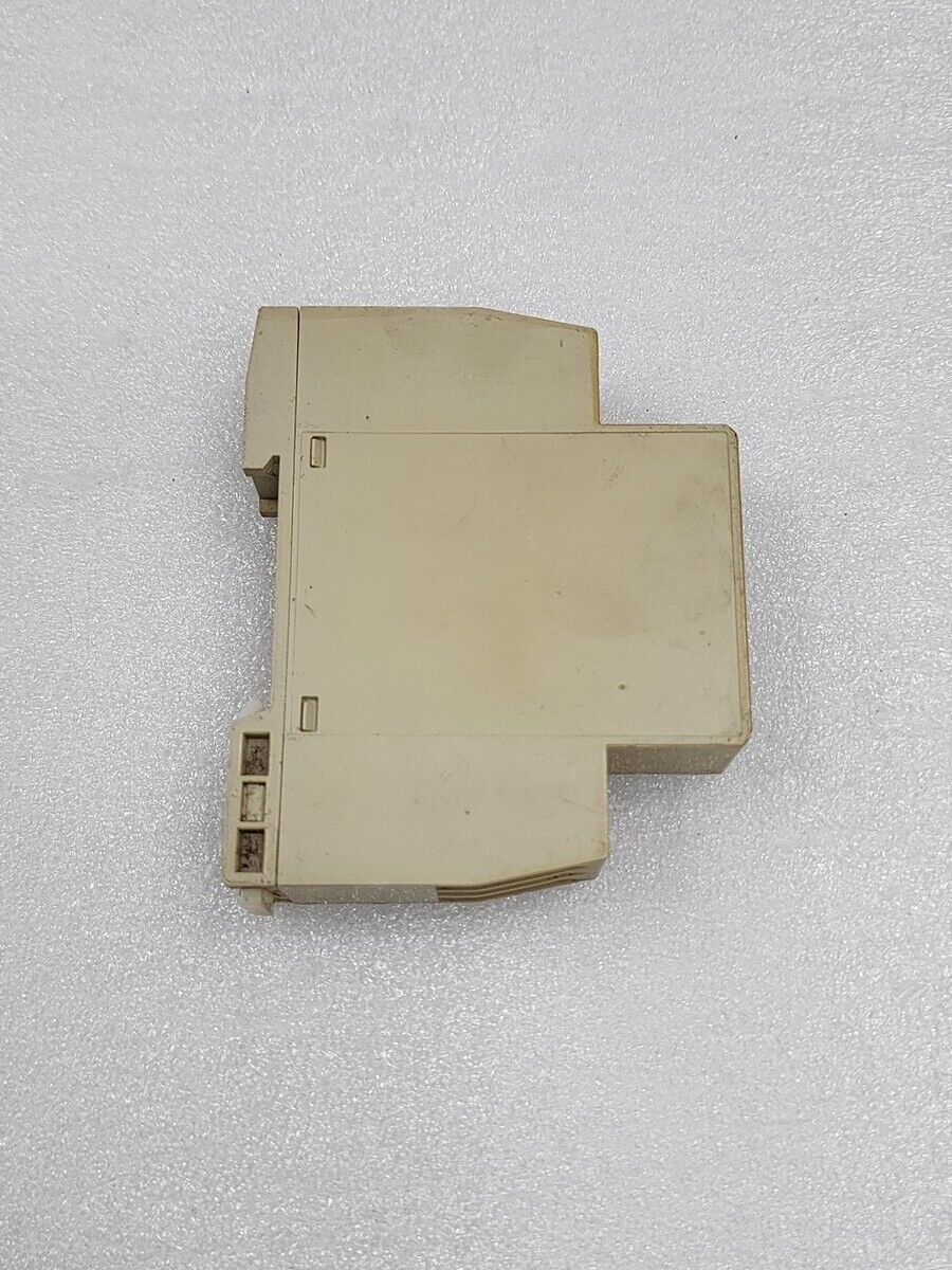 CARLO GAVAZZI DMB51CM24 MULTIFUNCTION TIMER 24-240VAC / 24VDC