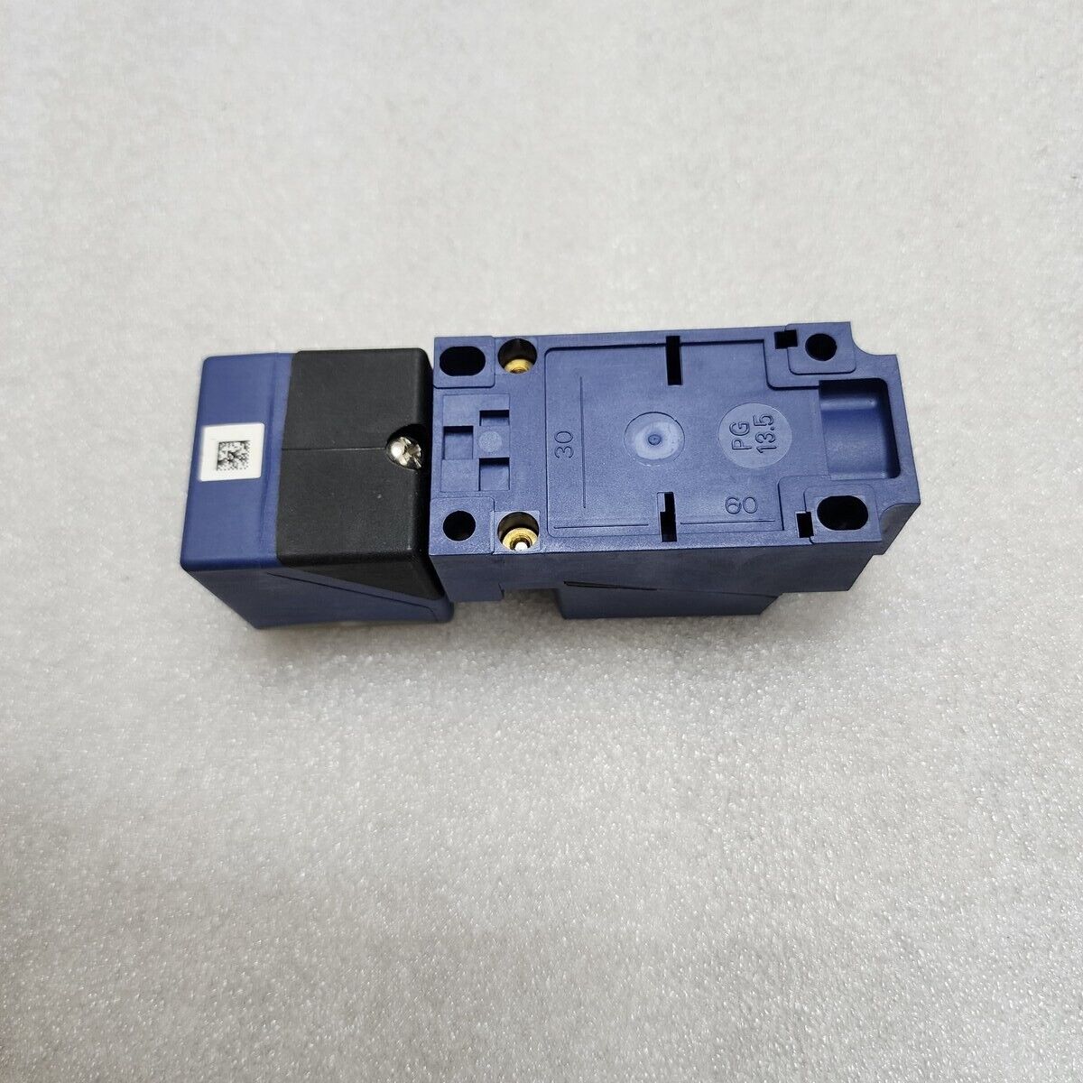 TELEMECANIQUE XS7C4A1MPG13 INDUCTIVE PROXIMITY SWITCH SENSOR 24-240V AC/DC