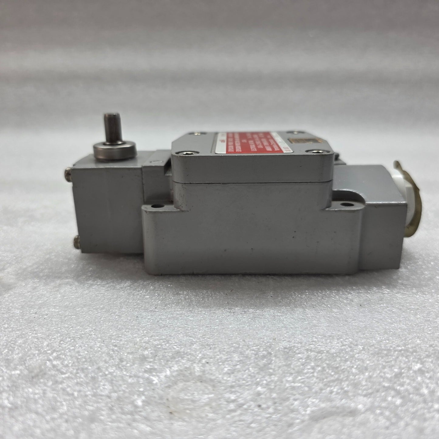 AZBIL 05T601 EXPLOSION PROOF SWITCH 1LX5003