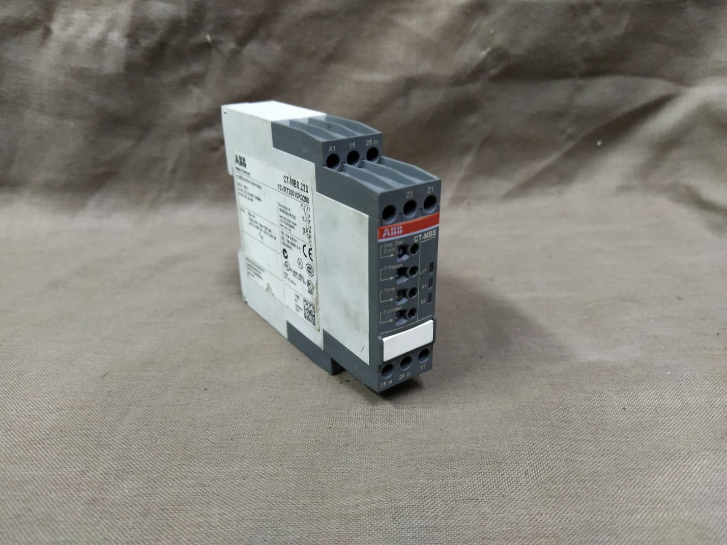 ABB CT-MBS.22S Multifunction Time Relay 1SVR730010R3200