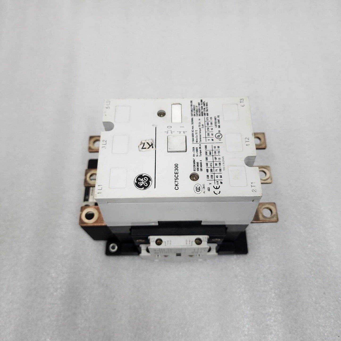 GENERAL ELECTRIC CK75CE300 3-POLE CIRCUIT BREAKER 250A 24VDC