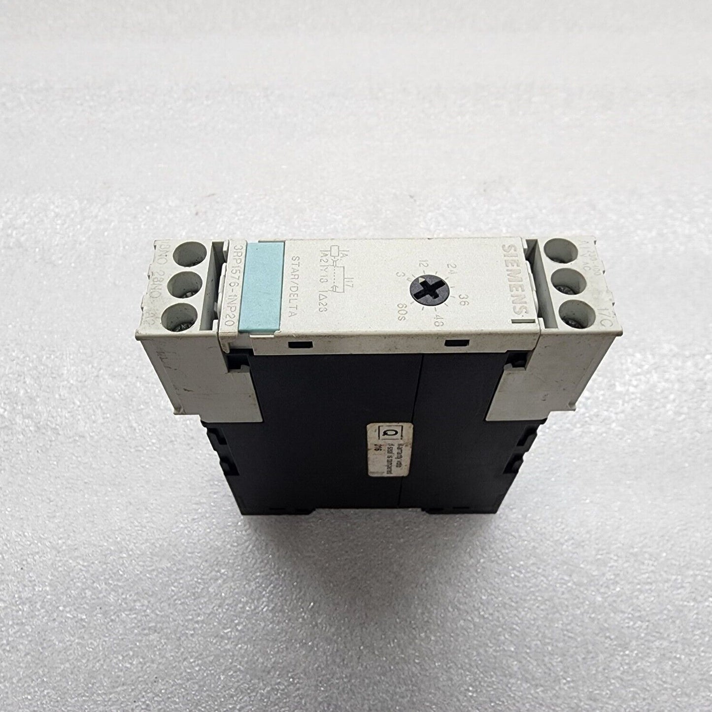 SIEMENS 3RP1576-1NP20 STAR DELTA TIMER 230-400V