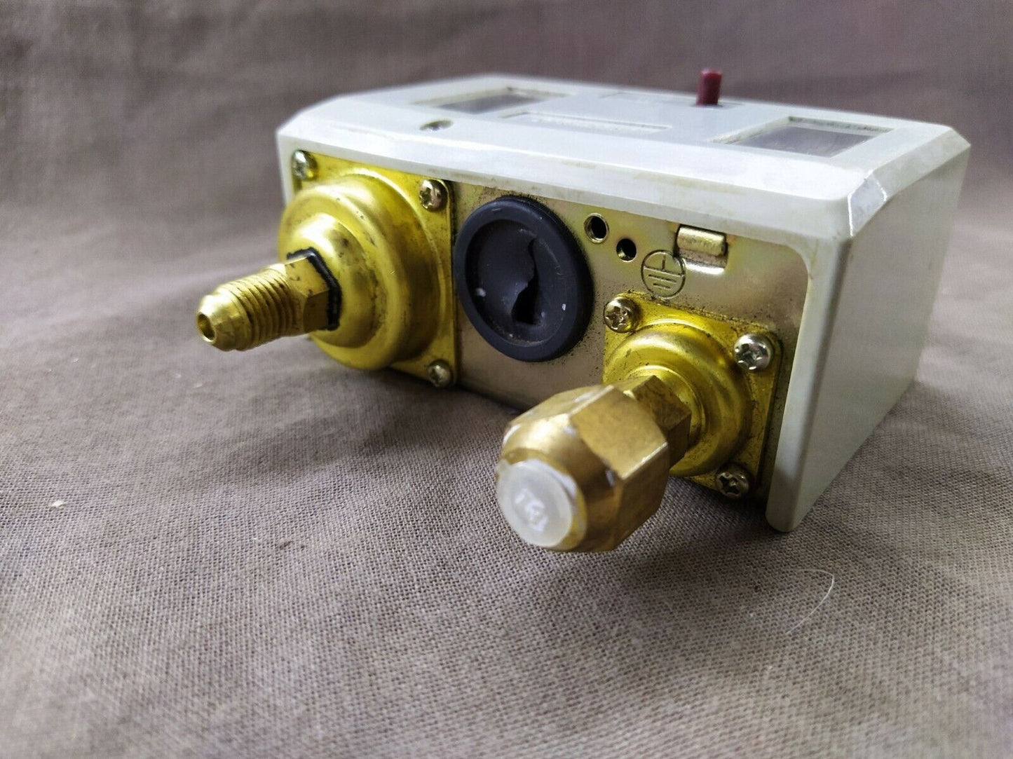 Saginomiya DNS-D606M 5244 Pressure Switch Max Working Pressure 15(LP)-33(HP) KGF