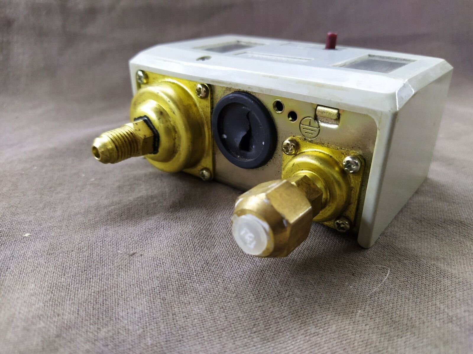 Saginomiya DNS-D606M 5244 Pressure Switch Max Working Pressure 15(LP)-33(HP) KGF