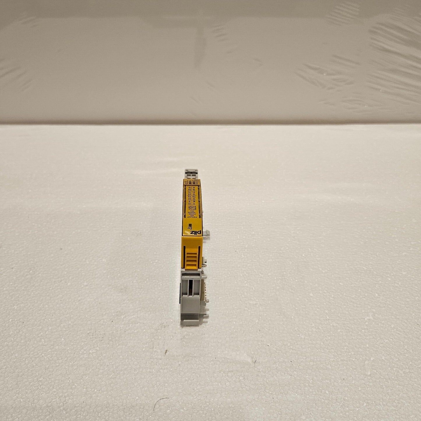 PILZ PSSU E F 4DI SAFE I/O MODULE 312200 LOT OF 4 UNIT