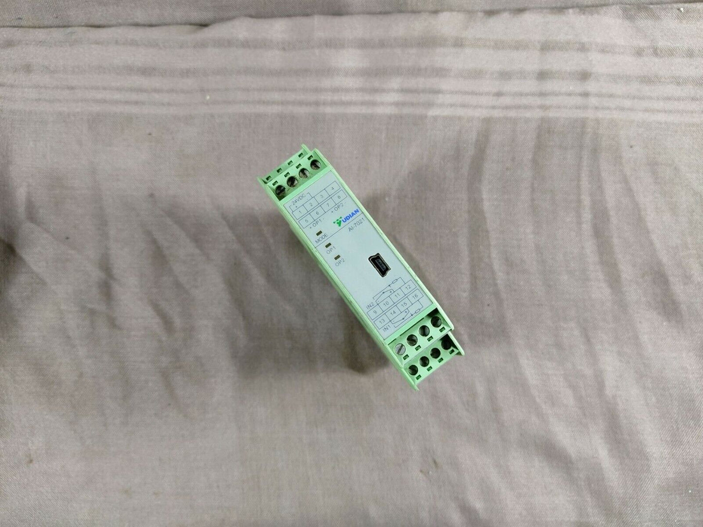 Udian AI-7021 Dual Temperature Transmitter - Signal Isolator