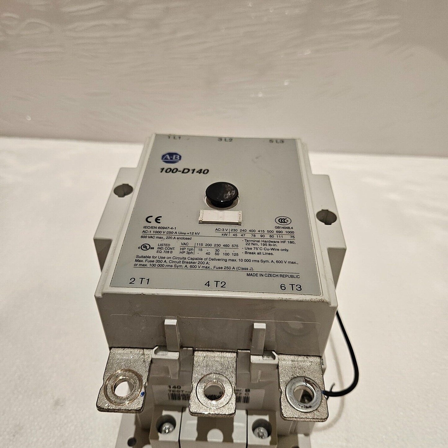 ALLEN BRADLEY CAT 100-D140 3-POLE MAGNETIC CONTACTOR 250A COIL VOLTAGE 24VDC