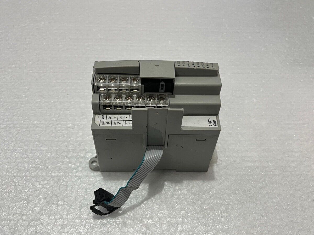 ALLEN BRADLEY CAT 1762-OB8 SER A SOLID STATE OUTPUT MODULE
