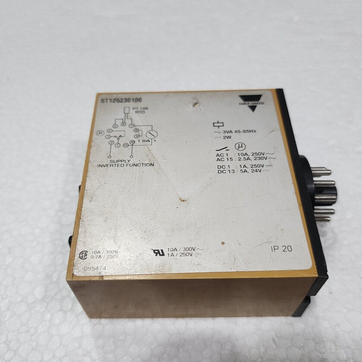 CARLO GAVAZZI ST125230 PT100 CONTROLLER 230V 0-100’C