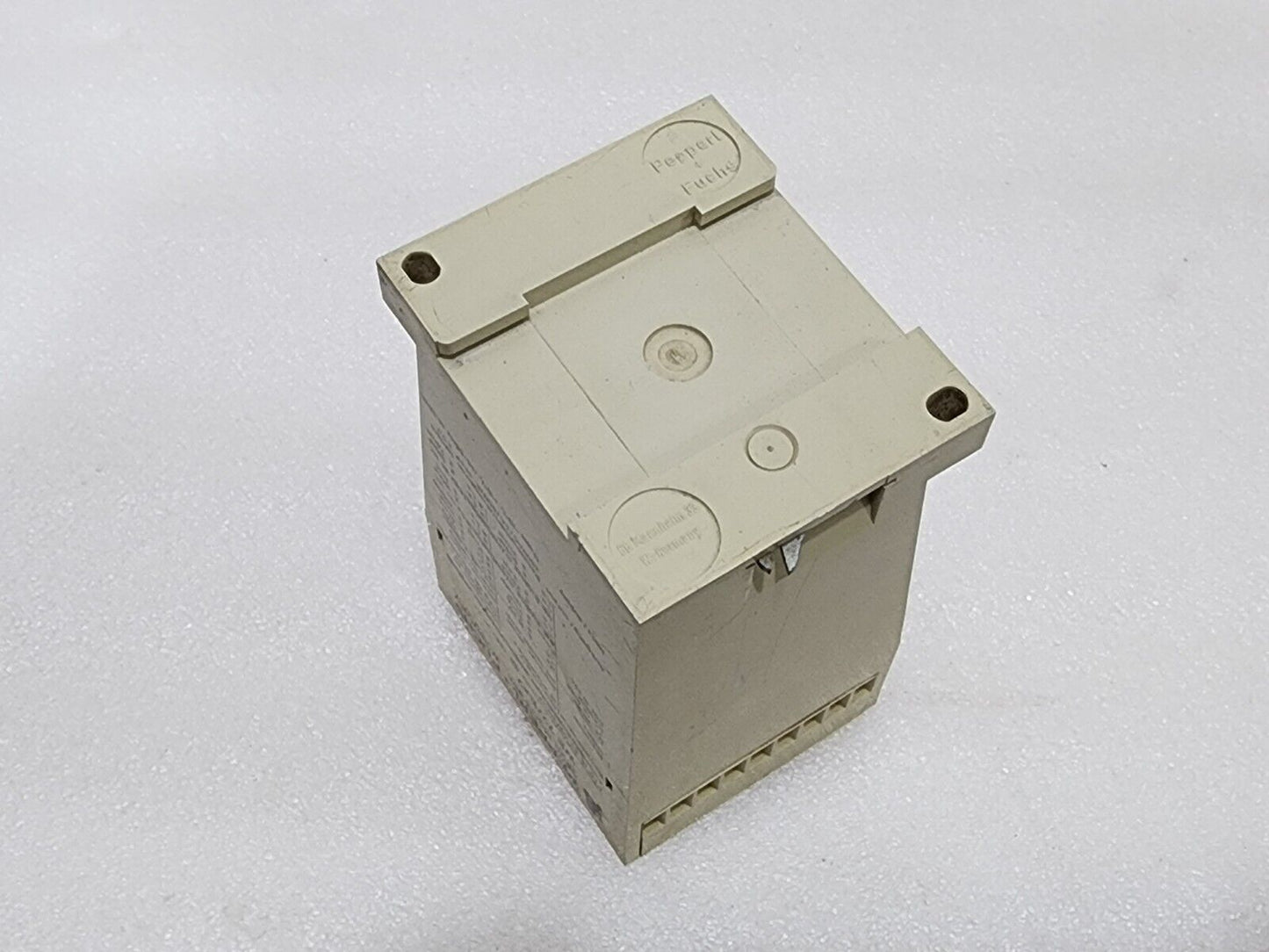 PEPPERL + FUCHS WE77 EX2 SWITCH AMPLIFIER 01669S 110VAC