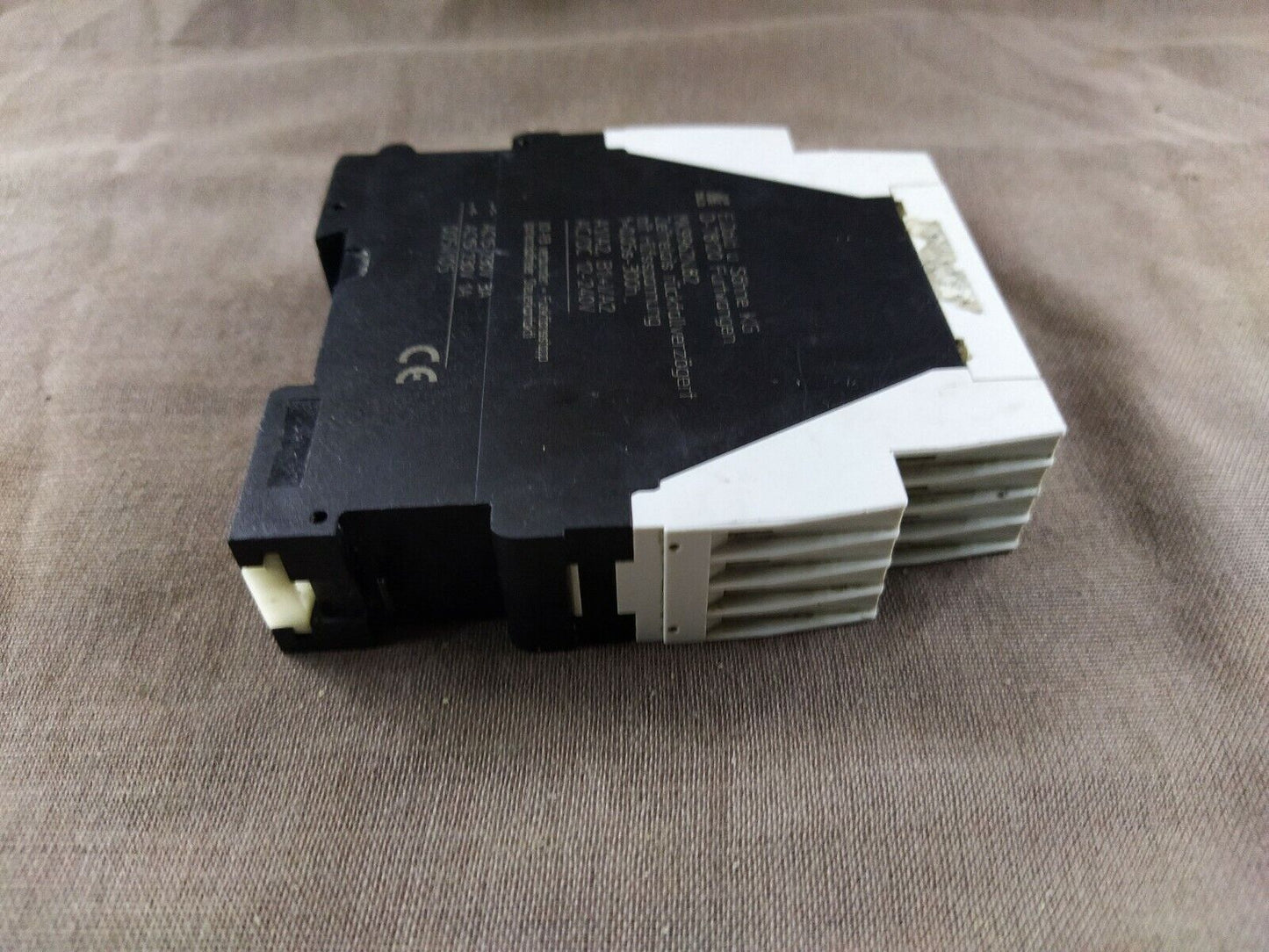 Dold MK9962N.82 Timer 0.05-300h Release Delay 12-240V 0054105 MK9962N82