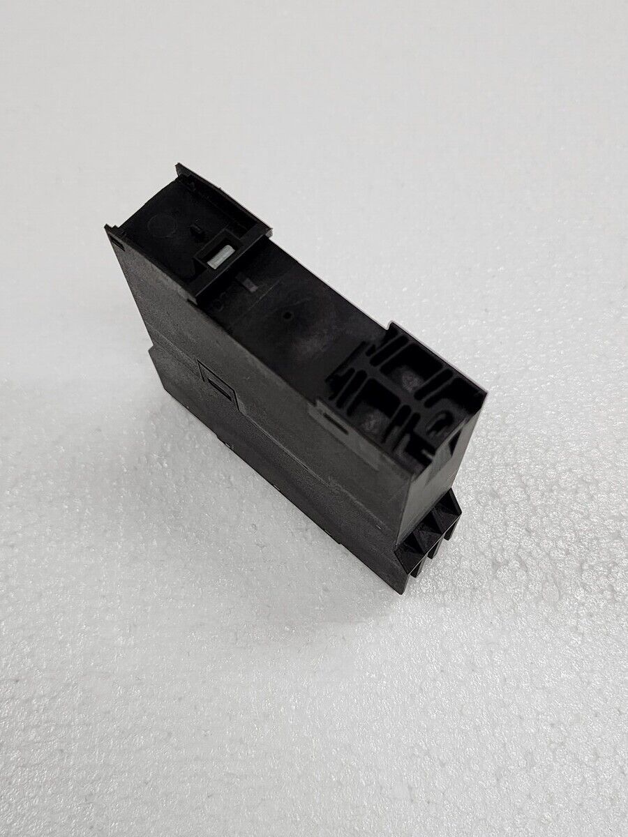 SIEMENS 3UN21 THERMISTOR PROTECTION RELAY 3UN2100-0AN7 220-240V