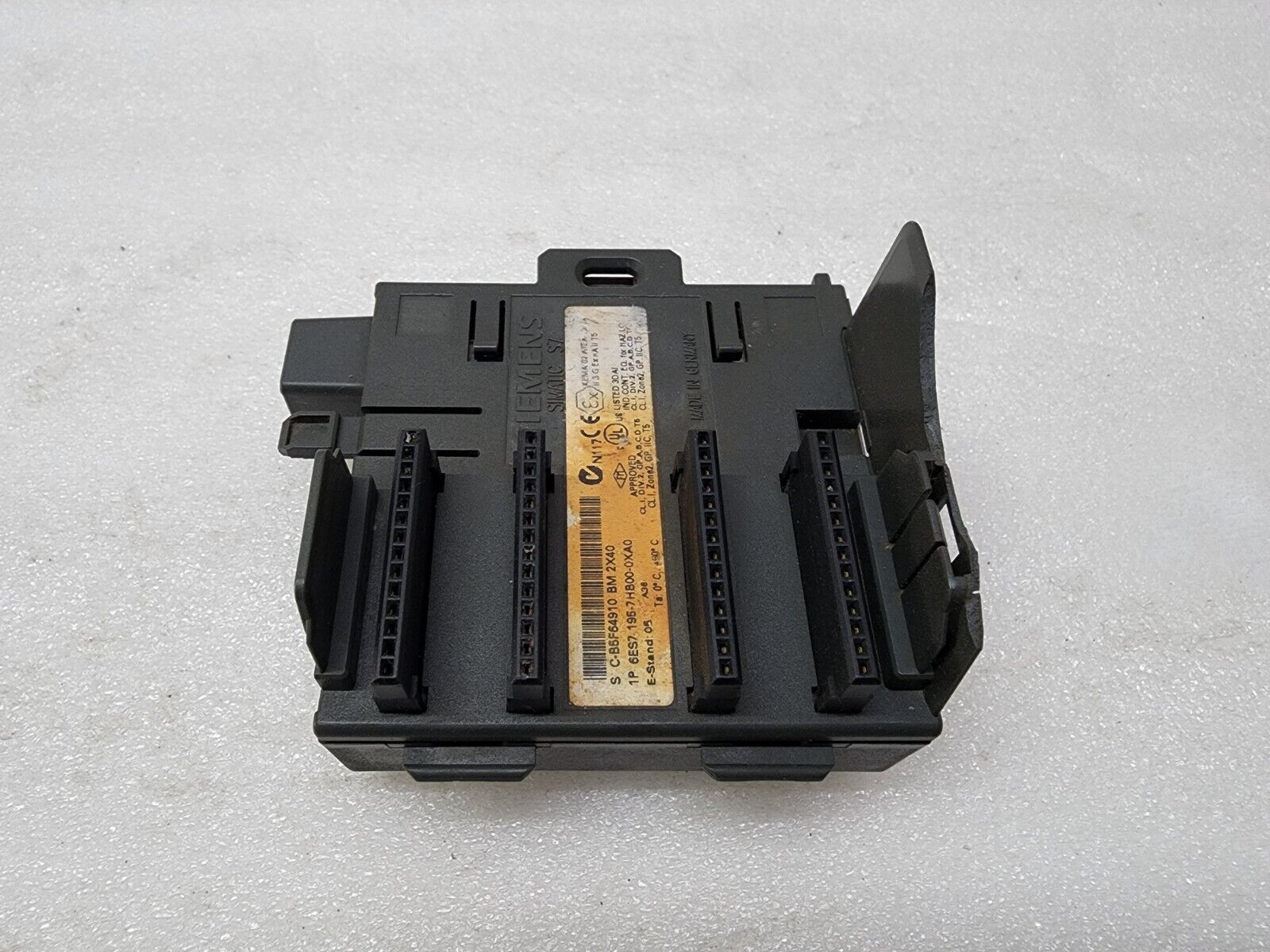 SIEMENS 6ES7 195-7HB00-0XA0 SIMATIC DP BUS MODULE