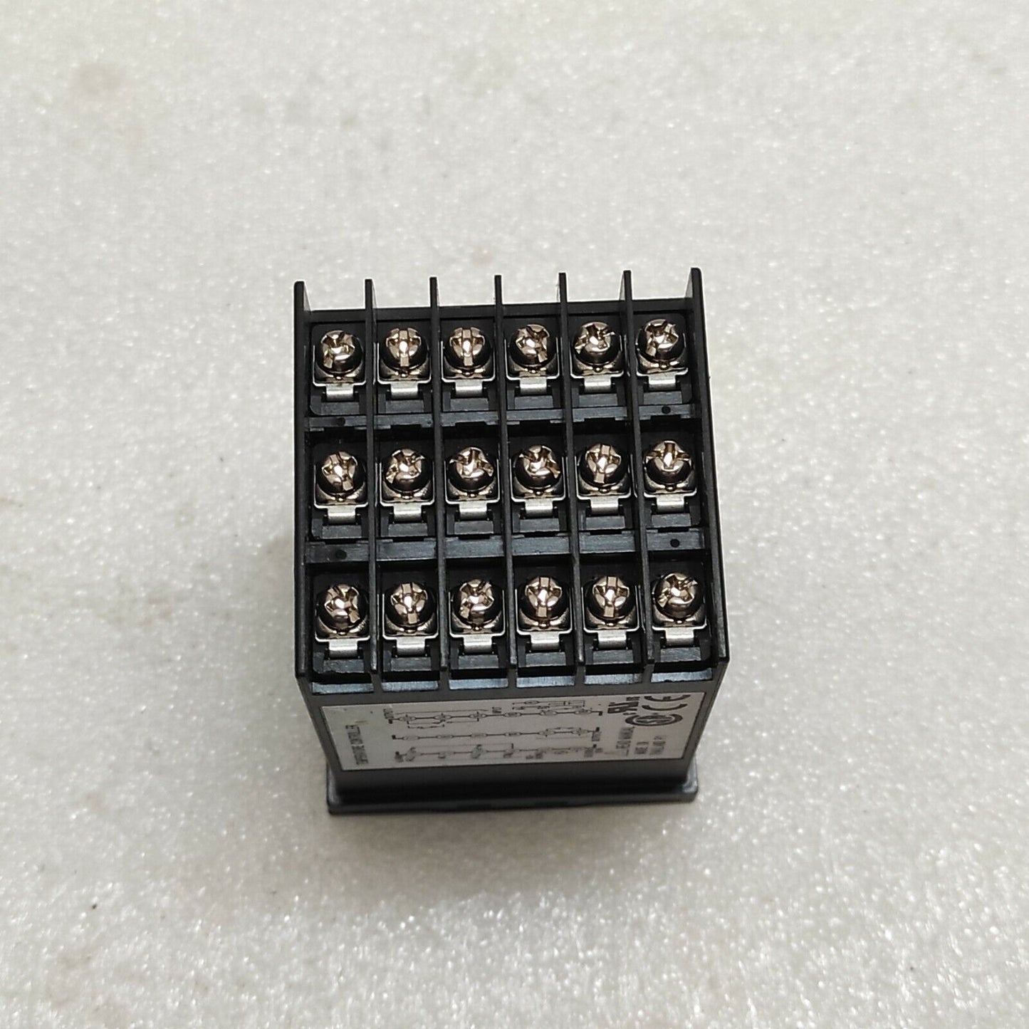 FUJI ELECTRIC PXF4 TEMPERATURE CONTROLLER PXF4ABA2-FV100-P 100-240V 48X48 MM