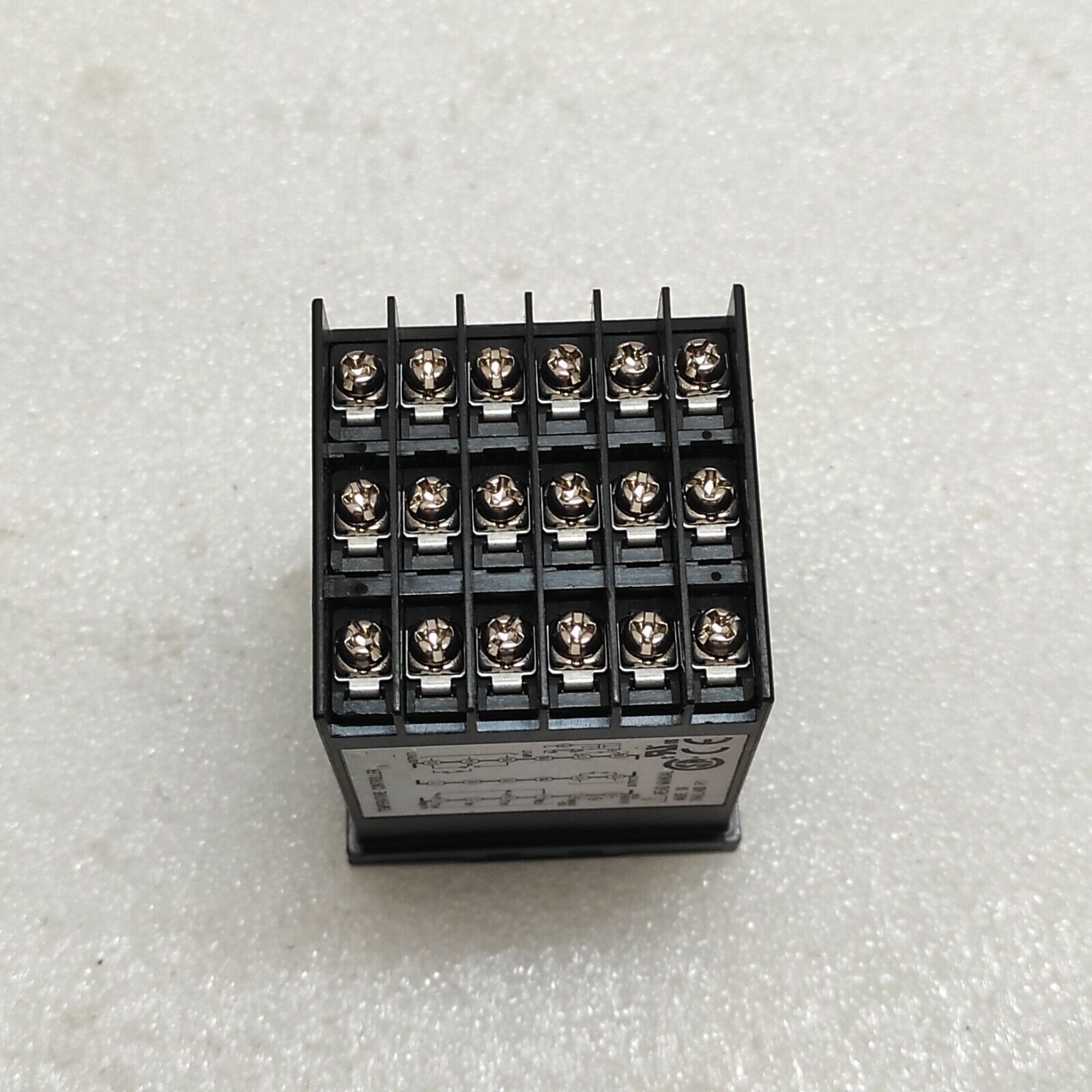 FUJI ELECTRIC PXF4 TEMPERATURE CONTROLLER PXF4ABA2-FV100-P 100-240V 48X48 MM