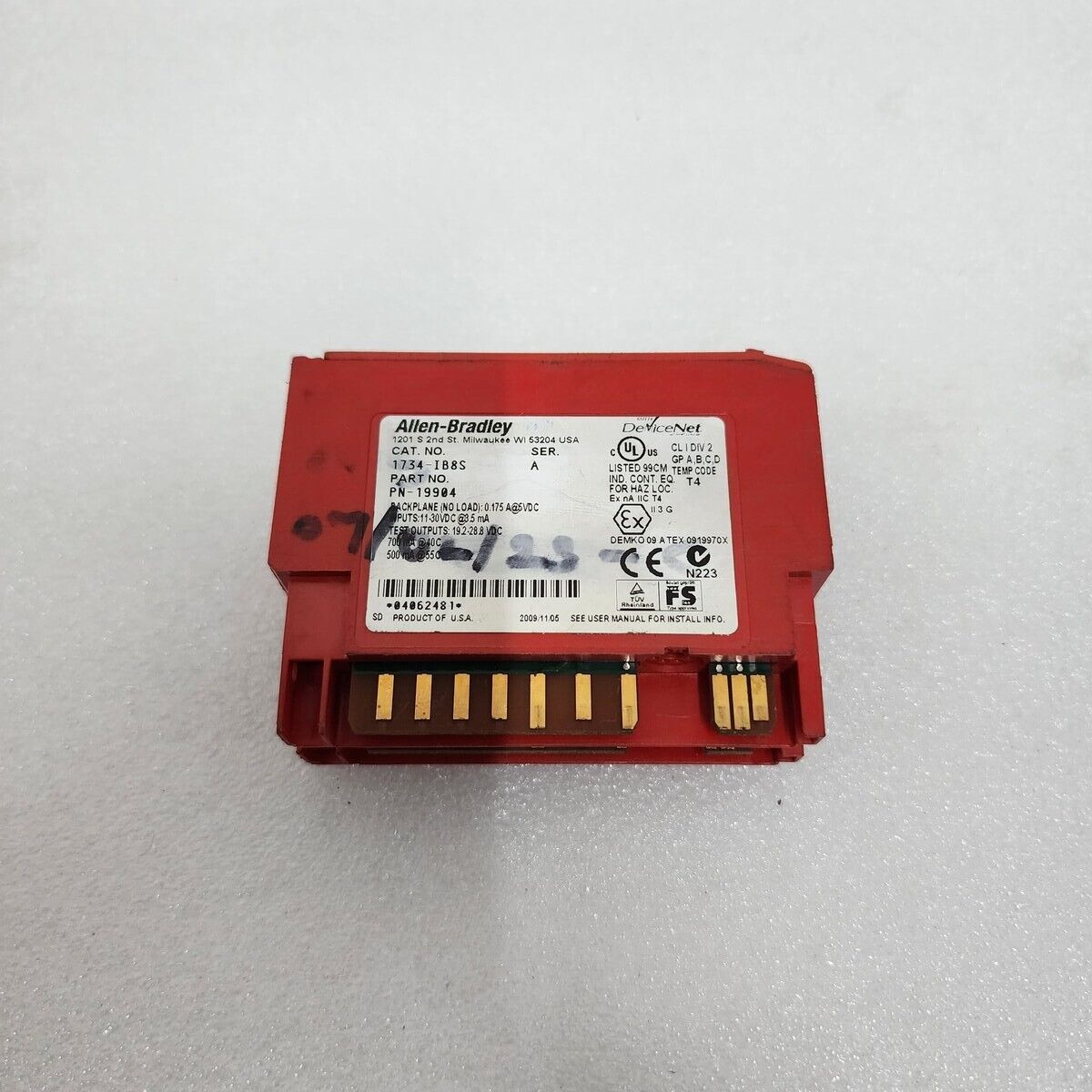 ALLEN BRADLEY CAT 1734-IB8S 8-POINTS SAFETY DC INPUT MODULE 19904 SER A