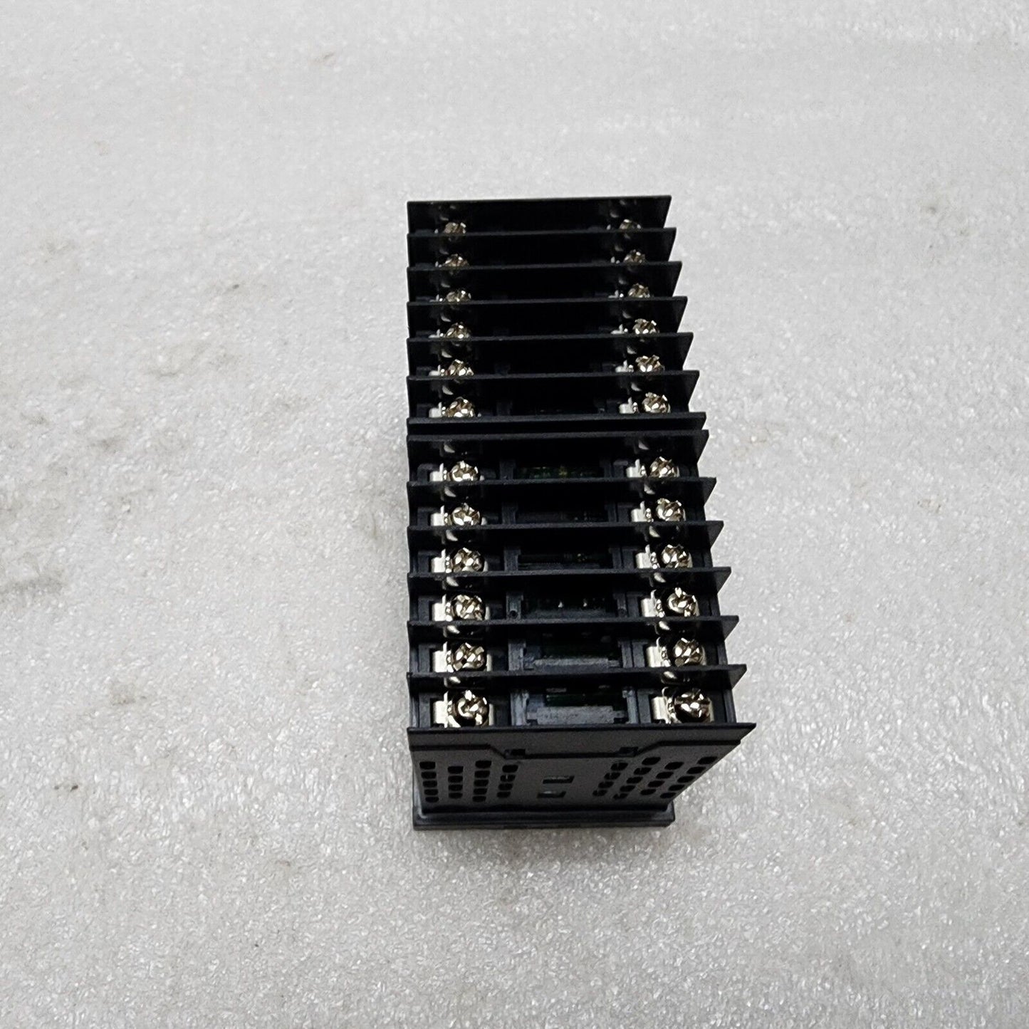 FUJI ELECTRIC PXF5AAA2-FVY00-P TEMPERATURE CONTROLLER 100-240VAC